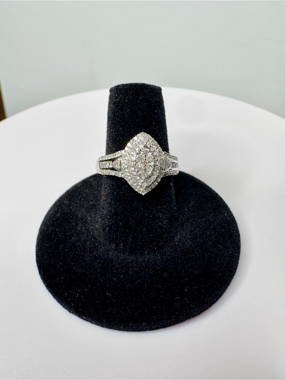 Elegant Women's White Gold Diamond Cluster Ring - Women’s Jewelry Ring
